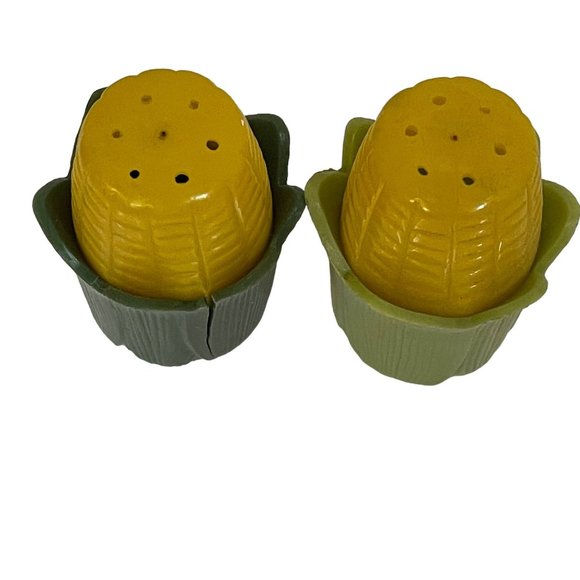 Vintage Salt & Pepper Shaker Set Corn Husk Corn On The Cob Plastic 1970 2" - Picture 4 of 5